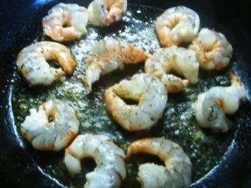 Rezept: Riesengarnelen in einer Safran-Currysoße Bild Nr. 3 Riesengarnelen in einer Safran-Currysoße - Rezept - Bild Nr. 3