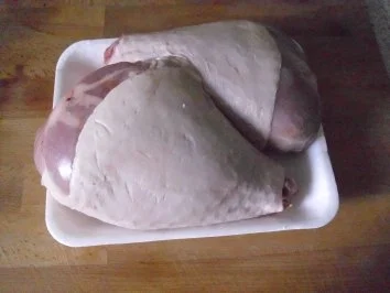 Putenunterkeulen - Rosenkohl gebraten mit Cashewnüsse - Salzkartoffeln - Rezept - Bild Nr. 2