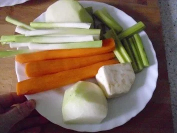 Putenunterkeulen - Rosenkohl gebraten mit Cashewnüsse - Salzkartoffeln - Rezept - Bild Nr. 3