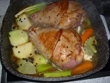 Putenunterkeulen - Rosenkohl gebraten mit Cashewnüsse - Salzkartoffeln - Rezept - Bild Nr. 6