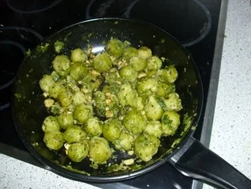 Putenunterkeulen - Rosenkohl gebraten mit Cashewnüsse - Salzkartoffeln - Rezept - Bild Nr. 14