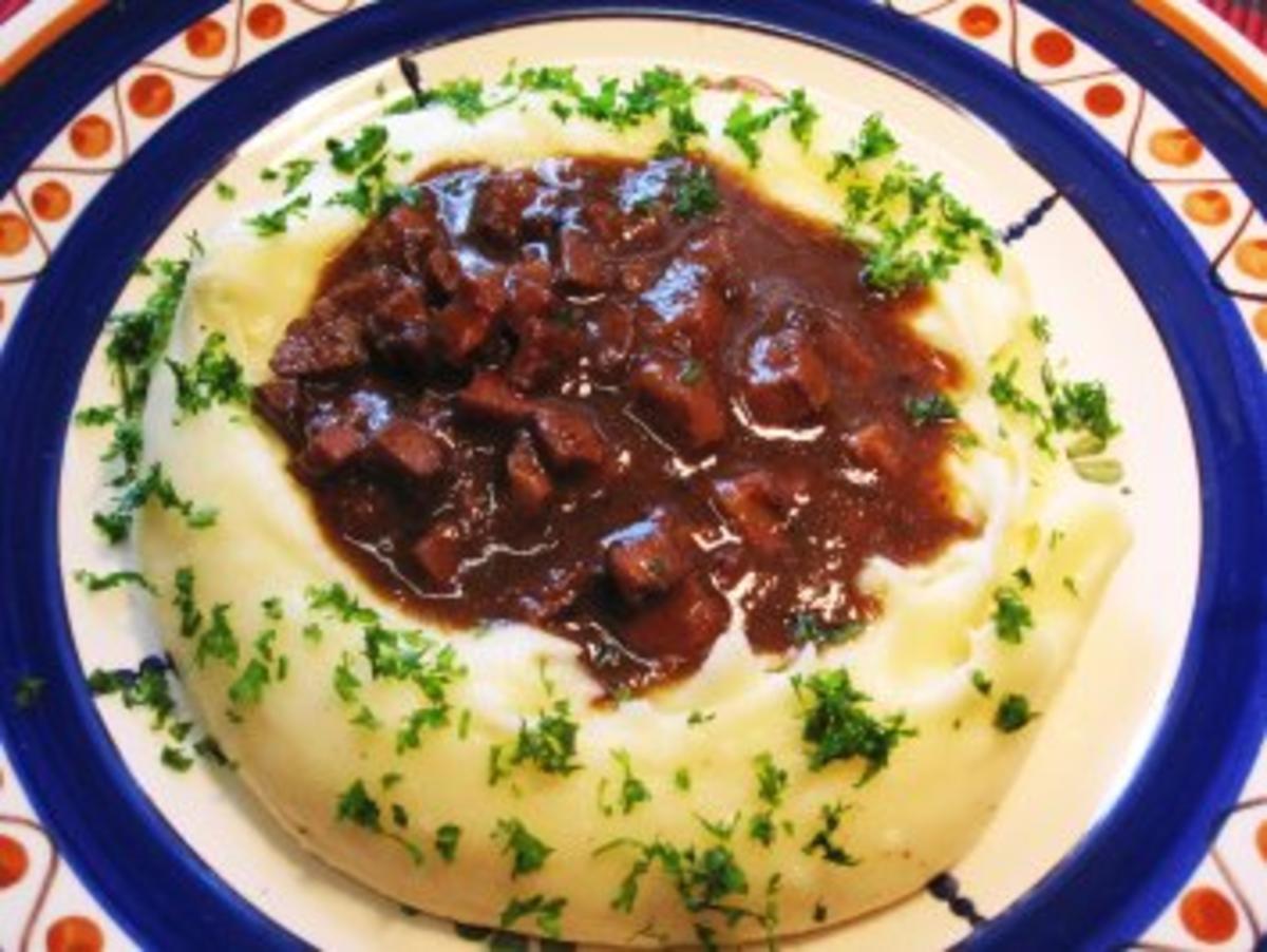 Kartoffel-Krater  ...  mit Bratenresten vom Wildschwein - Rezept