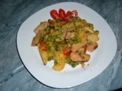 Geflügel : Restepfanne......mit Kartoffeln....Erbsen und Geflügelfrikadellen - Rezept