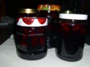 Winterliches Holundergelee mit Birnenstückchen und Rotwein - Rezept