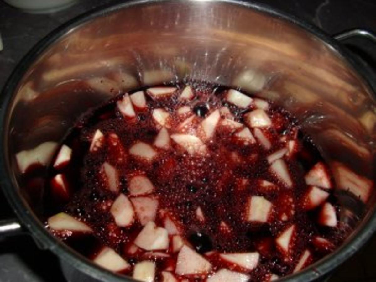 Winterliches Holundergelee mit Birnenstückchen und Rotwein - Rezept ...