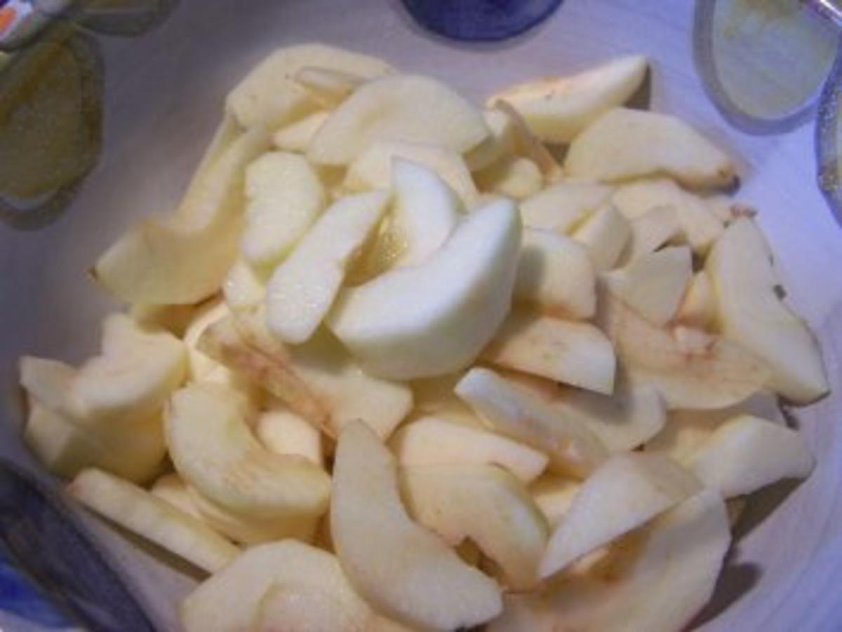 Apfelkuchen mit Marzipanguss - Rezept - Bild Nr. 3