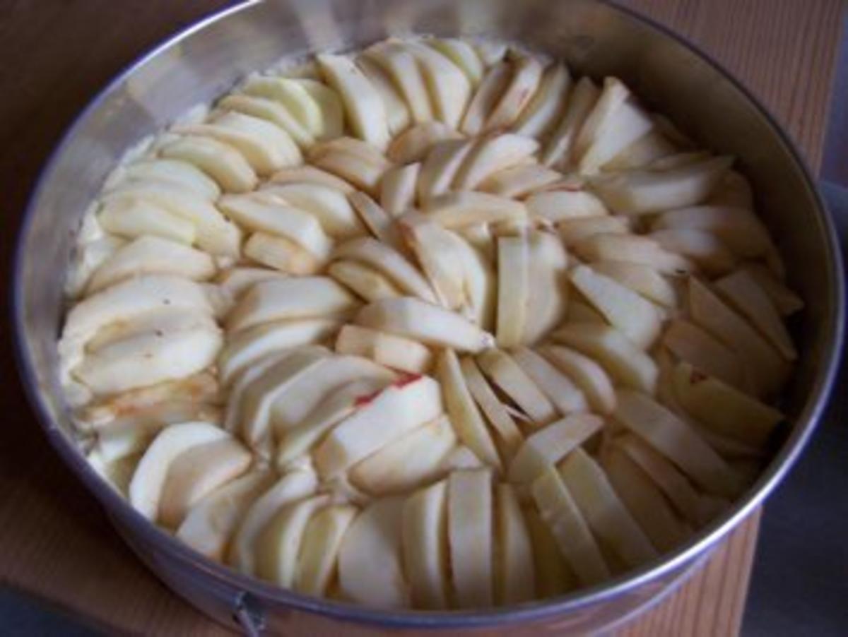 Apfelkuchen mit Marzipanguss - Rezept - Bild Nr. 4