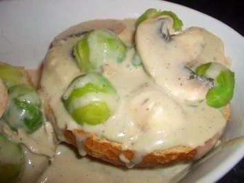 Überbackenes :  Gratiniertes Brötchen mit Pilzen und Rosenkohl - Rezept - Bild Nr. 3