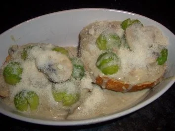 Überbackenes :  Gratiniertes Brötchen mit Pilzen und Rosenkohl - Rezept - Bild Nr. 4