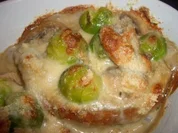 Rezept: Überbackenes : Gratiniertes Brötchen mit Pilzen und Rosenkohl Überbackenes : Gratiniertes Brötchen mit Pilzen und Rosenkohl - Rezept