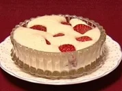 Eisgekühlte Vanillecrème mit frischen Erdbeeren (Gaby Baginsky) - Rezept