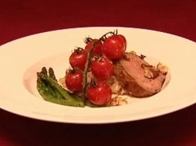 Rezept: Mariniertes Kalbsfilet mit Shiitake-Risotto und thailändischem grünen Spargel Mariniertes Kalbsfilet mit Shiitake-Risotto und thailändischem grünen Spargel - Rezept