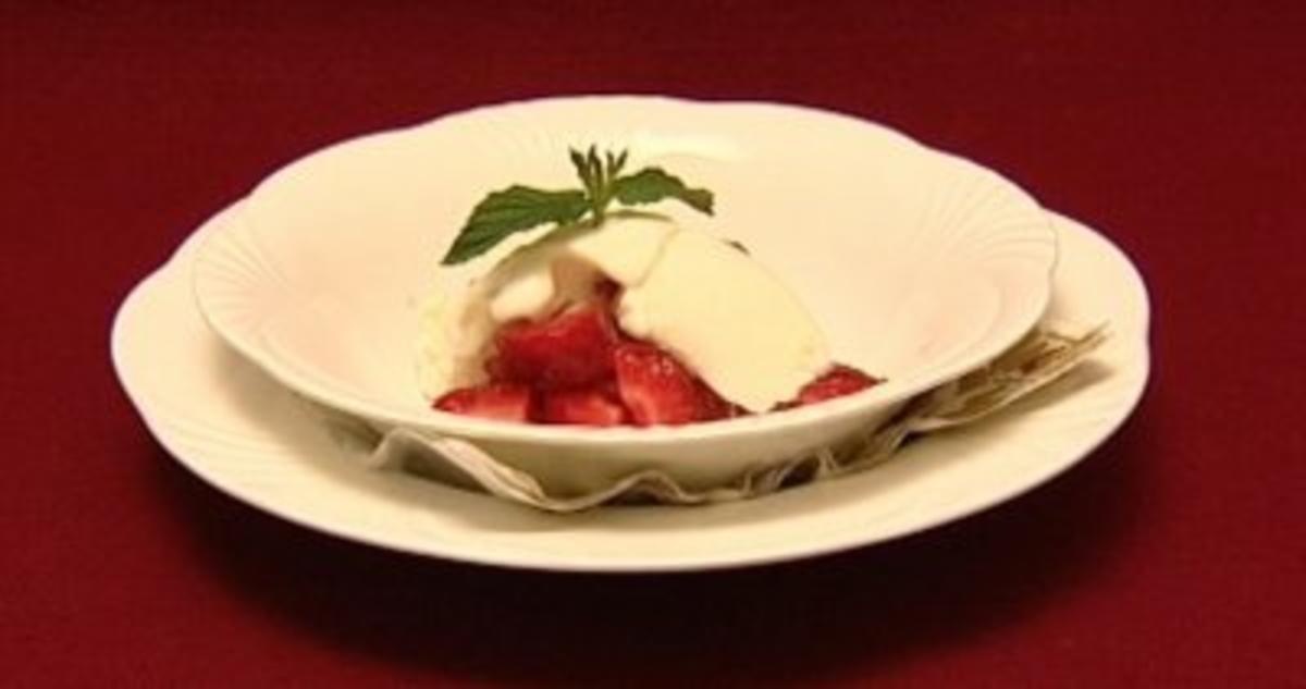 Joghurt-Butter-Eis mit Früchten (Oliver Fleischer) - Rezept