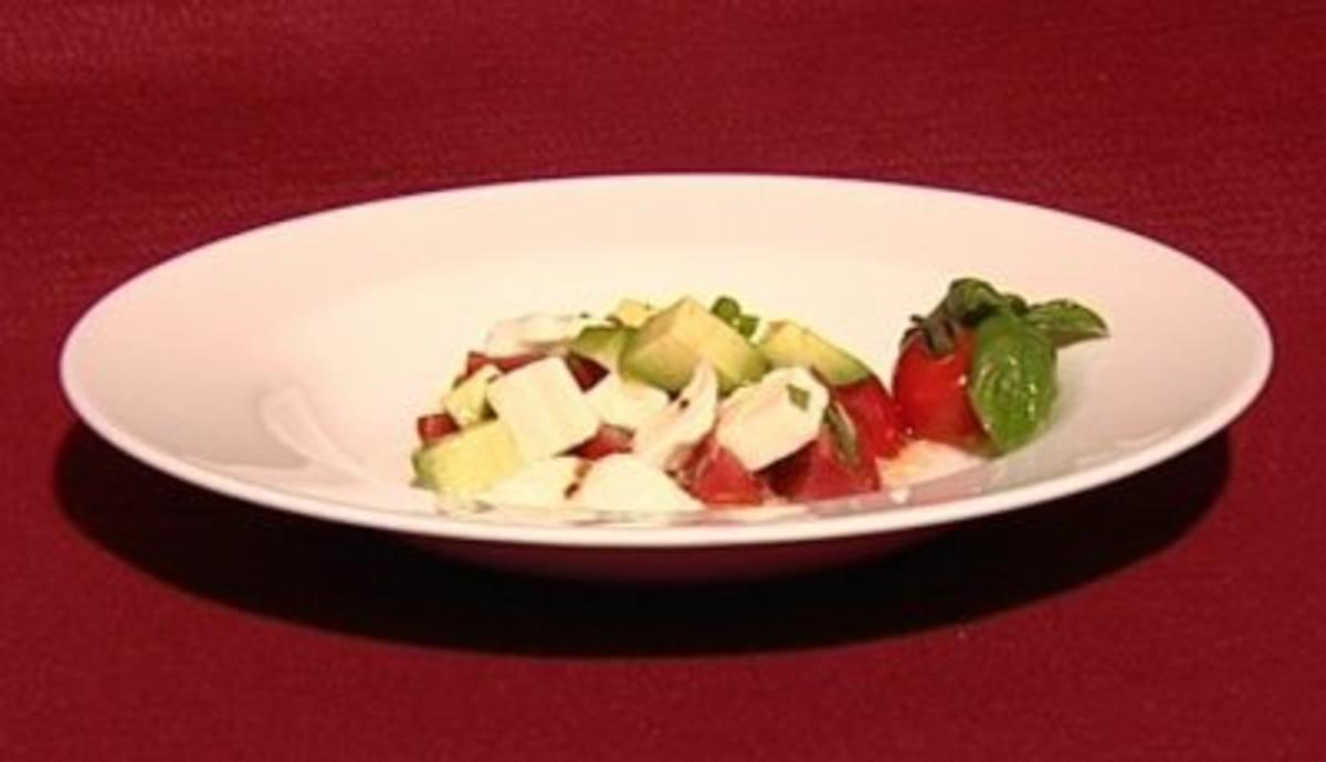 Avocado-Tomatensalat mit Mozzarella (Hanna Bohnekamp) - Rezept