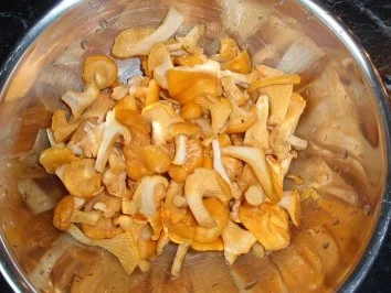 Erdäpfelsuppe mit Eierschwammerl - Rezept - Bild Nr. 2