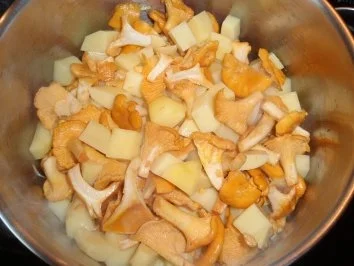 Erdäpfelsuppe mit Eierschwammerl - Rezept - Bild Nr. 4