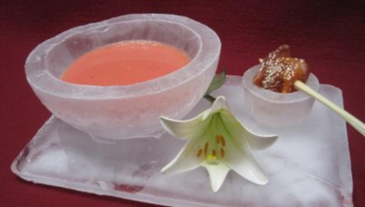 Geeiste Gazpacho von der Wassermelone mit Ingwer an Schwertfisch-Sashimi - Rezept