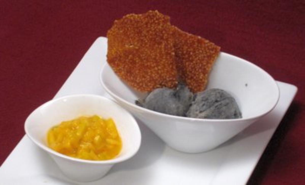 Schwarzes Sesam-Eis auf marinierter Chili-Mango und Zitronen-Sesamkrokant - Rezept