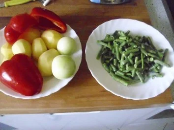 Rezept: Mett-Gemüse-Pfanne mit Spiegelei Bild Nr. 2 Mett-Gemüse-Pfanne mit Spiegelei - Rezept - Bild Nr. 2