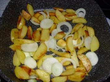 Rezept: Mett-Gemüse-Pfanne mit Spiegelei Bild Nr. 9 Mett-Gemüse-Pfanne mit Spiegelei - Rezept - Bild Nr. 9