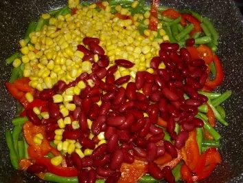 Rezept: Mett-Gemüse-Pfanne mit Spiegelei Bild Nr. 11 Mett-Gemüse-Pfanne mit Spiegelei - Rezept - Bild Nr. 11