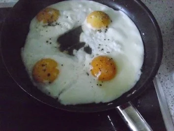 Rezept: Mett-Gemüse-Pfanne mit Spiegelei Bild Nr. 13 Mett-Gemüse-Pfanne mit Spiegelei - Rezept - Bild Nr. 13