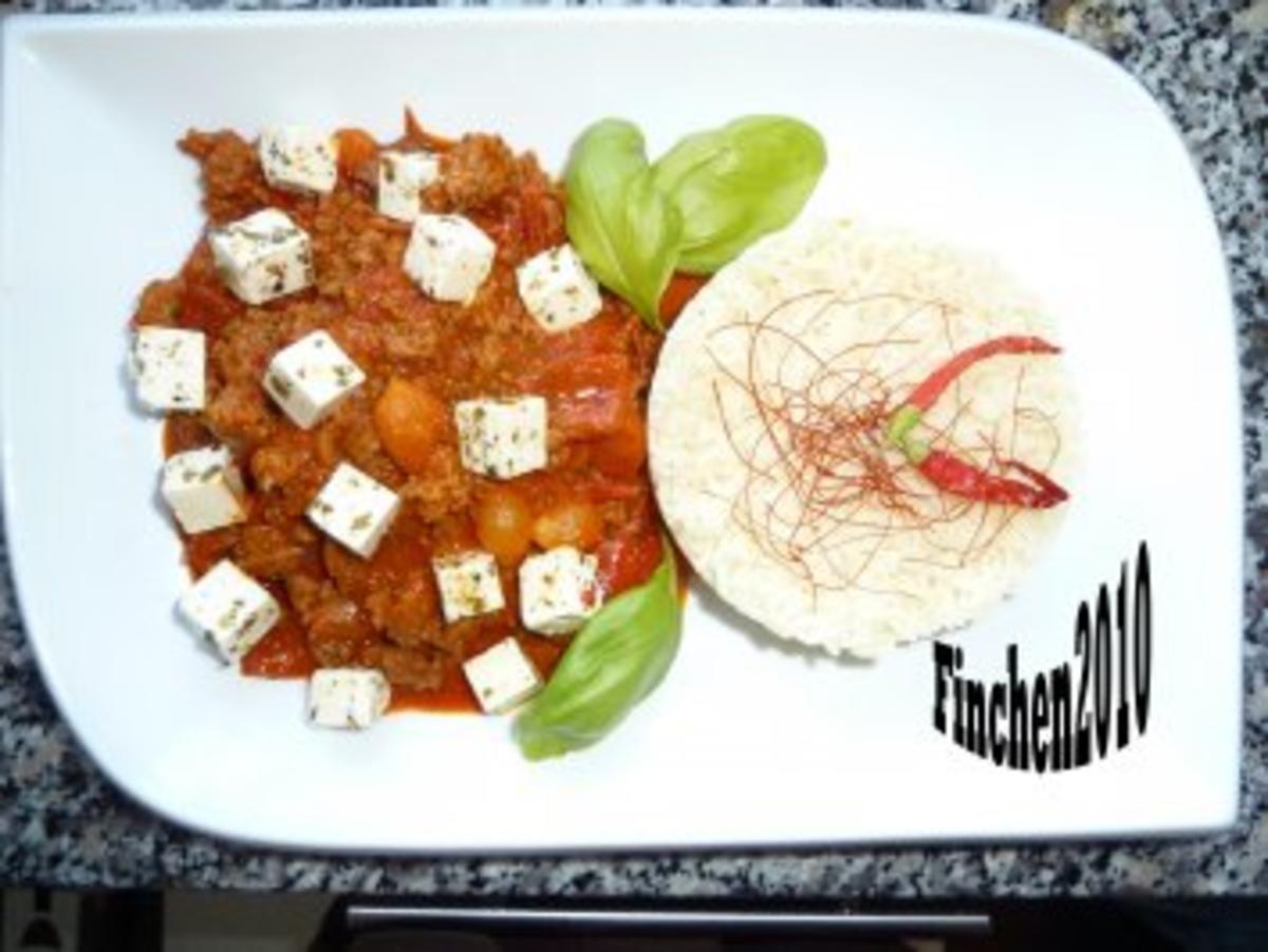 Balkanpfanne an Reisrand mit Feta - Rezept