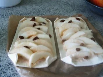 Rezept: Blätterteig mit Äpfeln und Amaretto-Zimtsahne Bild Nr. 5 Blätterteig mit Äpfeln und Amaretto-Zimtsahne - Rezept - Bild Nr. 5