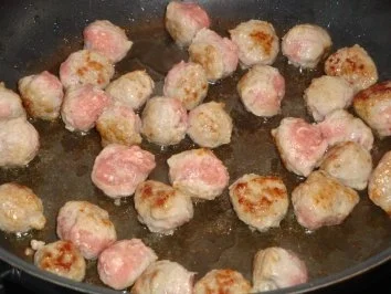 Blumenkohl mit Käsesoße und Bratwurstbällchen - Rezept - Bild Nr. 4