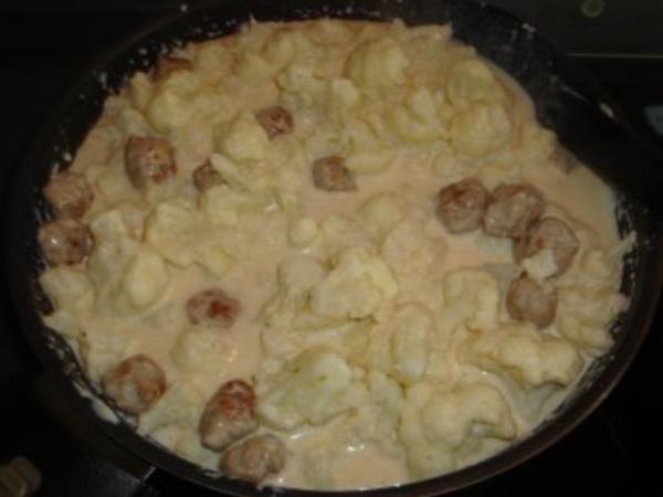 Blumenkohl mit Käsesoße und Bratwurstbällchen - einfach - von mommy1971
