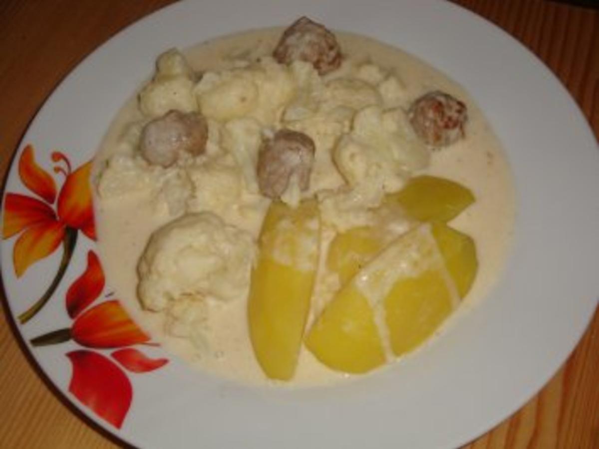 Blumenkohl mit Käsesoße und Bratwurstbällchen - einfach - von mommy1971