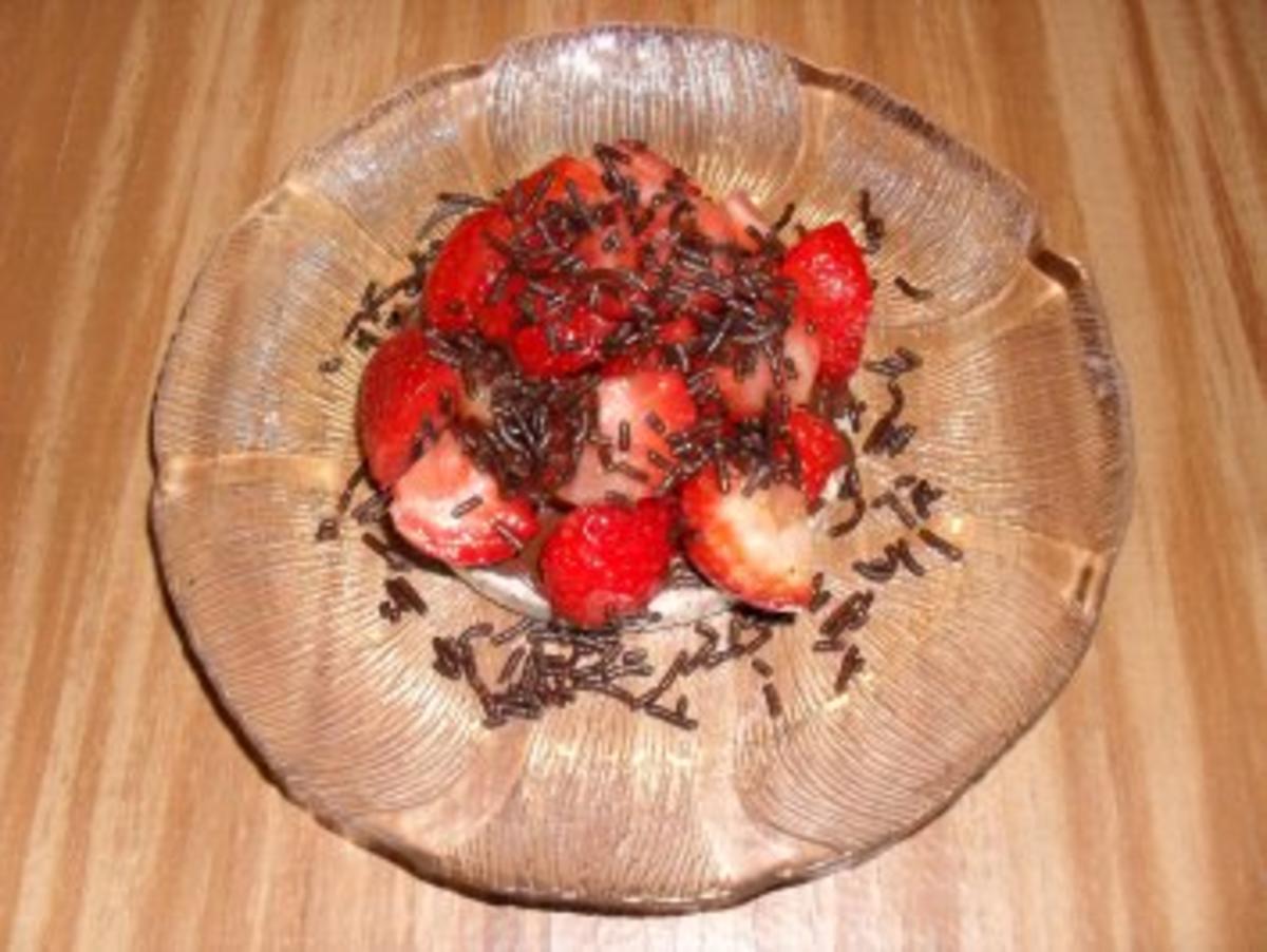 Reispuffertorteletts mit Erdbeeren - Rezept - Bild Nr. 2