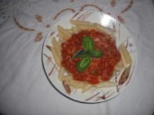 Pasta mit Tomatensoße alla sizilianer - Rezept