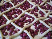 Kirschkuchen mit Makronengitter - Rezept