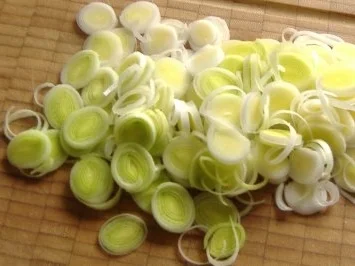 Rezept: Hähnchenbrustfilet im Zwiebelkleid mit Lauchsauce Bild Nr. 3 Hähnchenbrustfilet im Zwiebelkleid mit Lauchsauce - Rezept - Bild Nr. 3