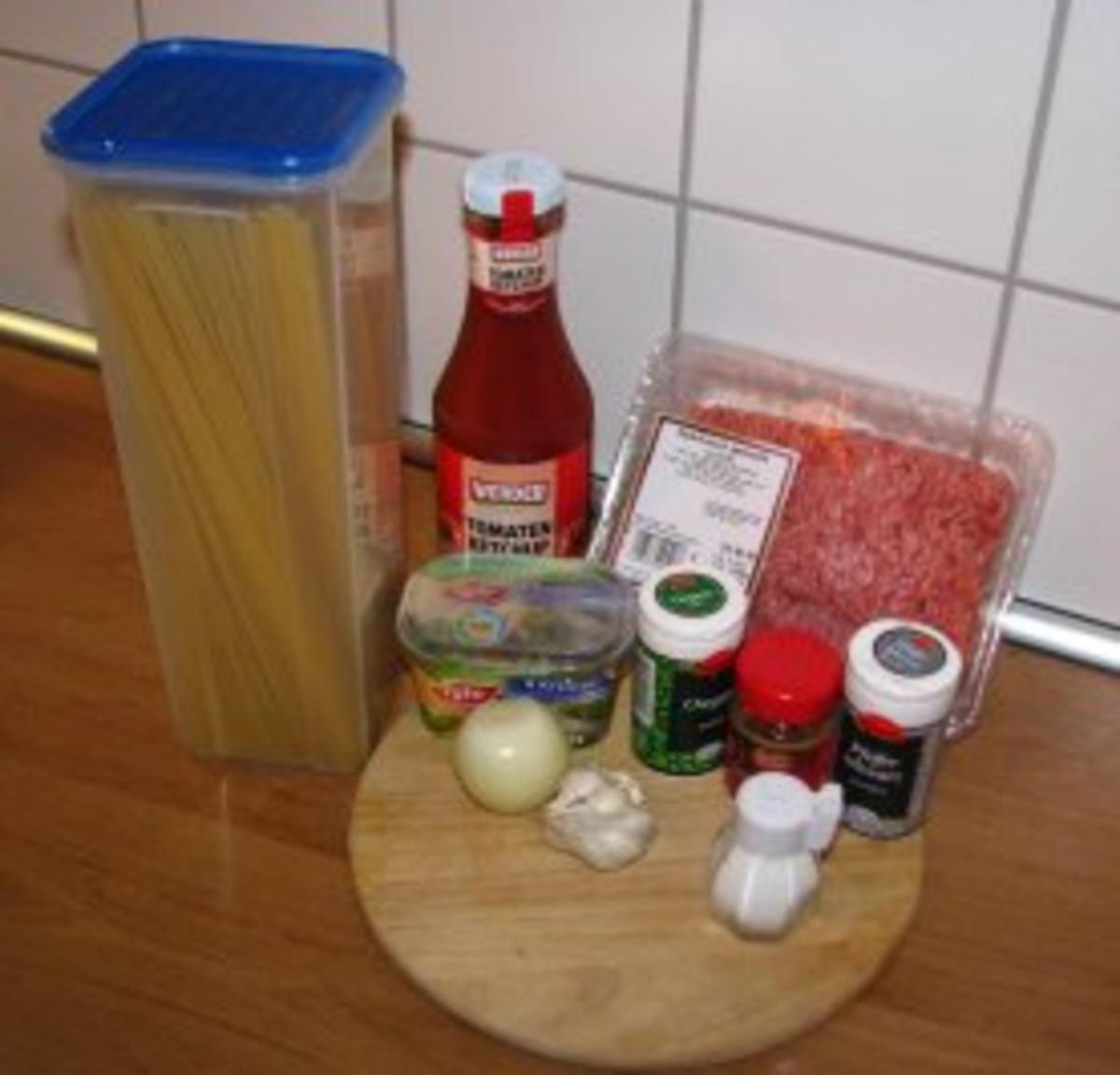 Knoblauch-Bolognesesoße mit Spaghetti - Rezept - Bild Nr. 2