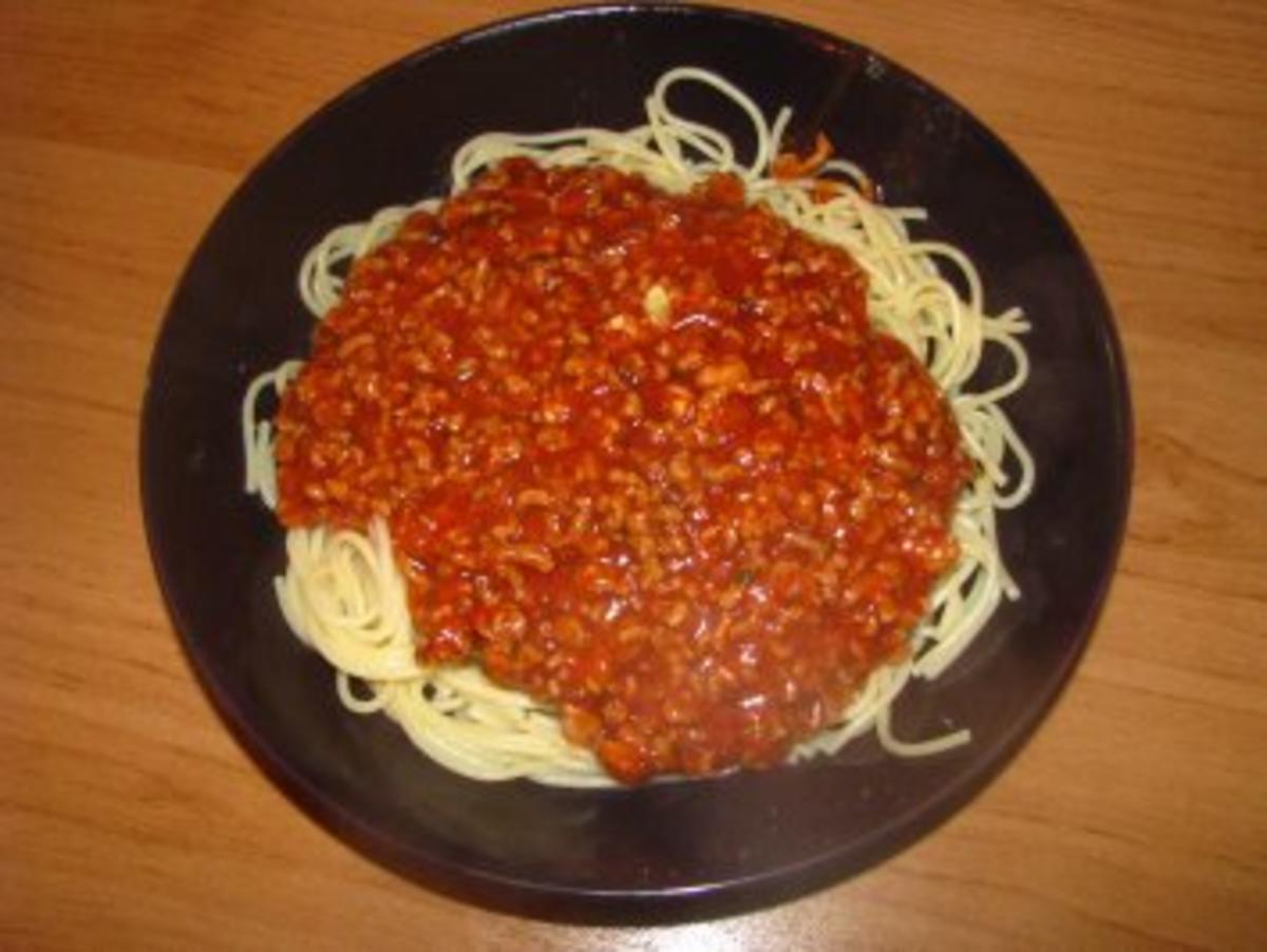 Knoblauch-Bolognesesoße mit Spaghetti - Rezept