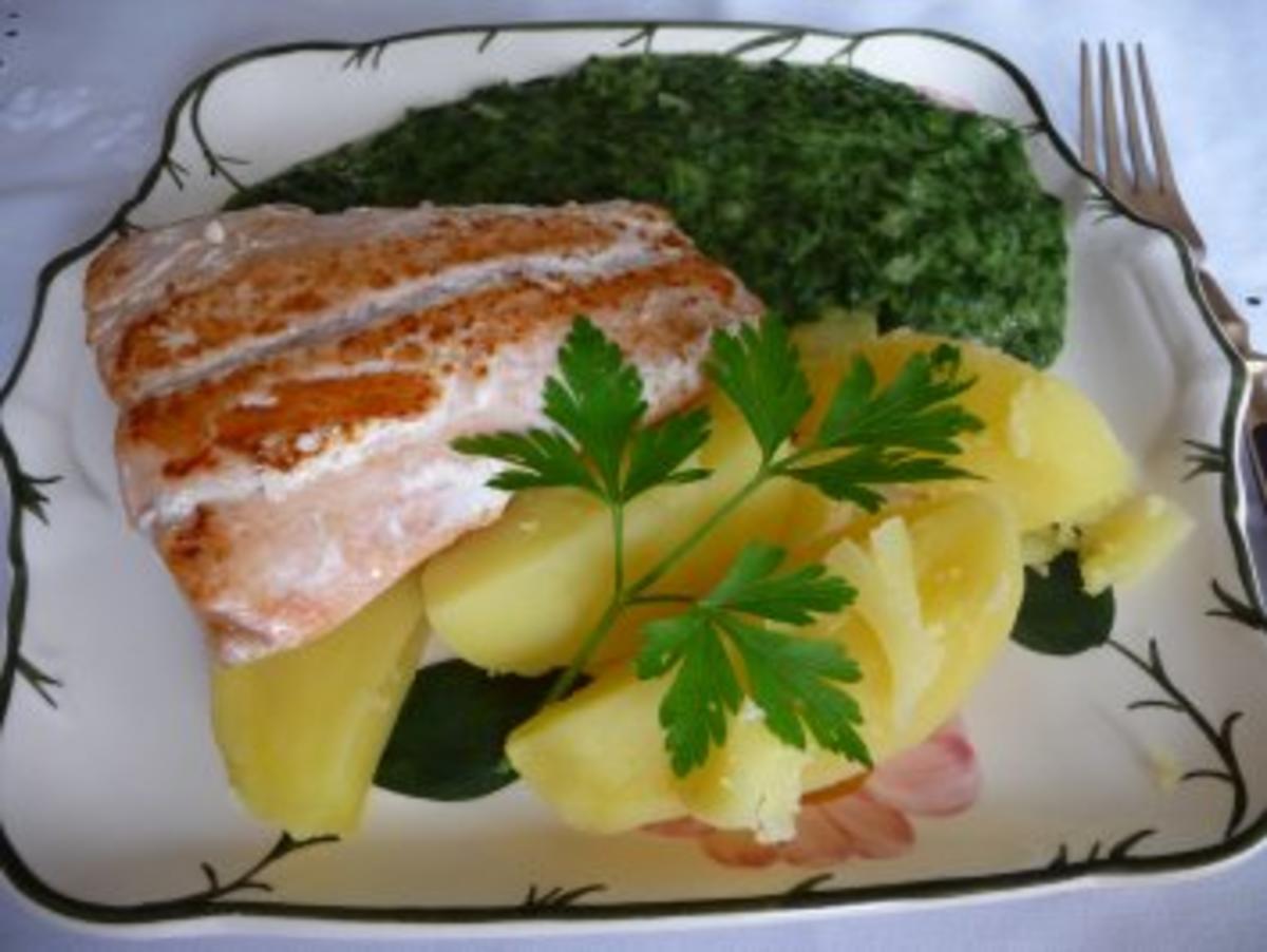 Fisch : Seelachfilet an Spinat mit Salzkartoffeln - Rezept