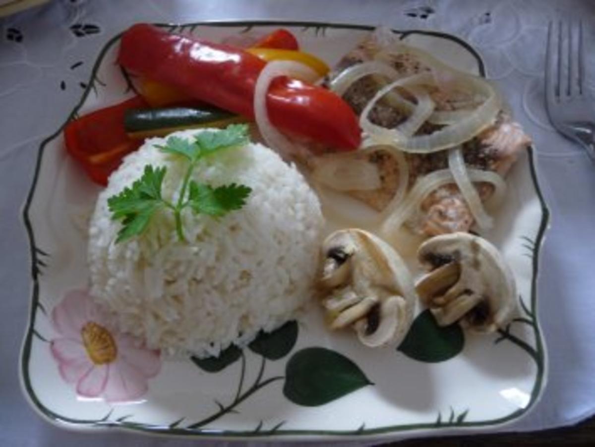 Fisch : Gedämpftes Seelachfitet an Gemüse und Reis - Rezept