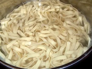 Tagiatelle mit Lachs-Meerrettich-Dill-Sauce - Rezept - Bild Nr. 7