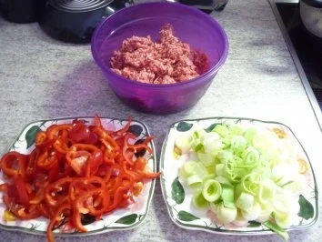 Rezept: Hackfleisch : ...was ist denn noch vorrätig?...und das kam dabei heraus ;-) Bild Nr. 2 Hackfleisch : ...was ist denn noch vorrätig?...und das kam dabei heraus ;-) - Rezept - Bild Nr. 2