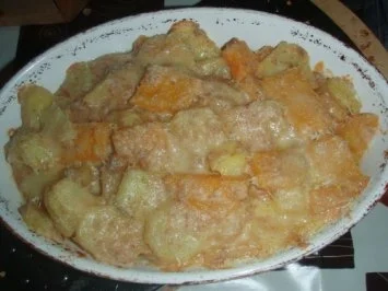 Falsches Schweinefilet mit Kartoffel - Kürbisgratin und Salat - Rezept