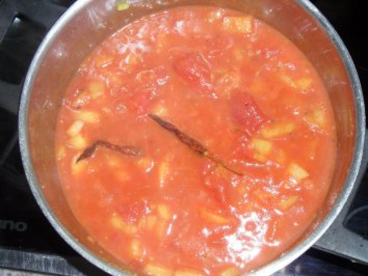 Geschnippelte Riesenbratwurst mit fruchtiger Curry-Sauce - Rezept - Bild Nr. 4
