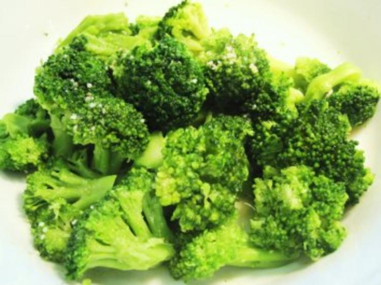 Broccoli ... feine, schnelle Gemüsebeilage - Rezept mit Bild - kochbar.de