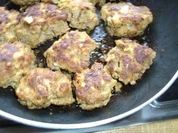 Fleischklopse- Frikadellen - Fleischflanzeln mit  Chili-Frischkäse - Rezept