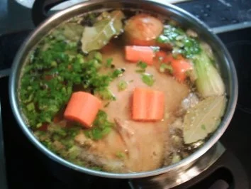 Rezept: Suppen:Hühnersuppe Suppen:Hühnersuppe - Rezept