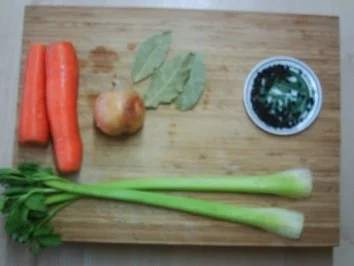 Rezept: Suppen:Hühnersuppe Bild Nr. 3 Suppen:Hühnersuppe - Rezept - Bild Nr. 3