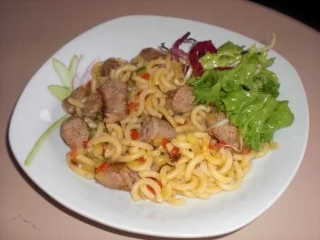 Rezept: Bunte Nudelpfanne mit Original Nürnberger Bratwürsten Bunte Nudelpfanne mit Original Nürnberger Bratwürsten - Rezept