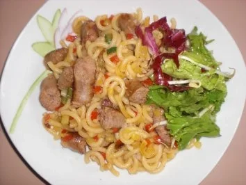 Rezept: Bunte Nudelpfanne mit Original Nürnberger Bratwürsten Bild Nr. 2 Bunte Nudelpfanne mit Original Nürnberger Bratwürsten - Rezept - Bild Nr. 2