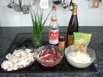Gebratene Ente mit Erdnüssen - Rezept